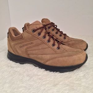 Women’s Hiking Shoes Size 8